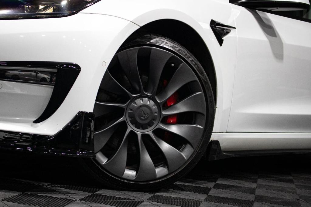 View TESLA MODEL 3 (Dual Motor) Performance