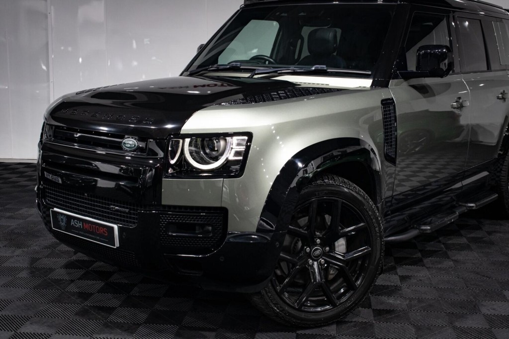 View LAND ROVER DEFENDER 110 3.0 D300 MHEV X-Dynamic HSE