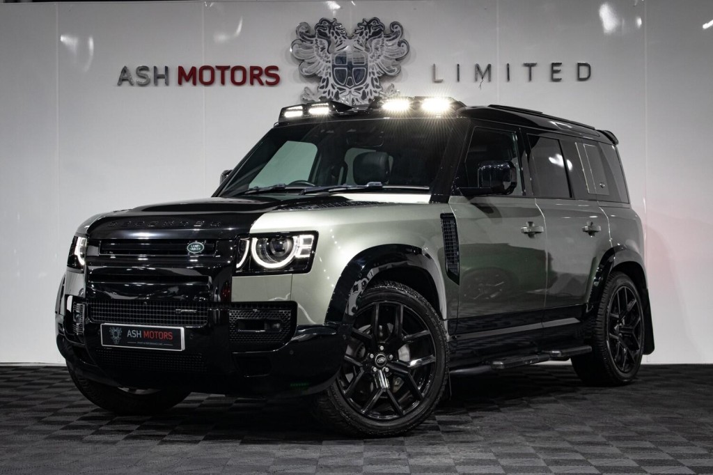 View LAND ROVER DEFENDER 110 3.0 D300 MHEV X-Dynamic HSE