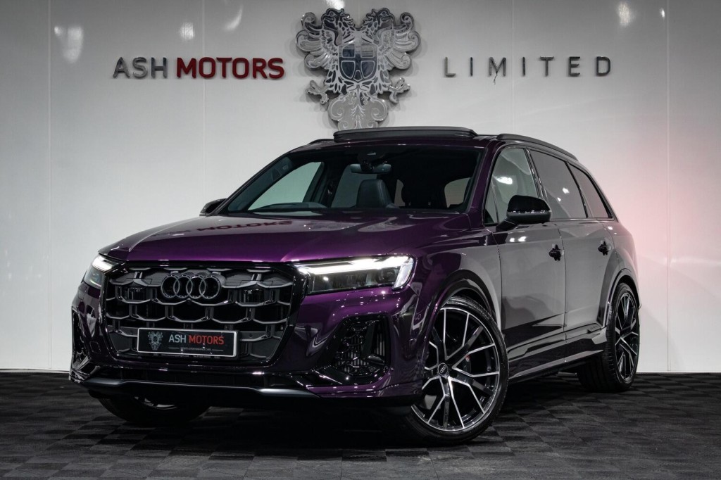 View AUDI SQ7 4.0 TFSI V8 Black Edition