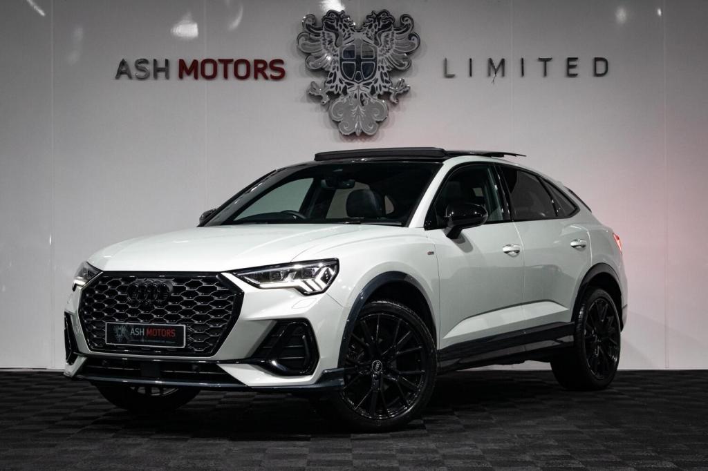 View AUDI Q3 2.0 TDI 35 Black Edition