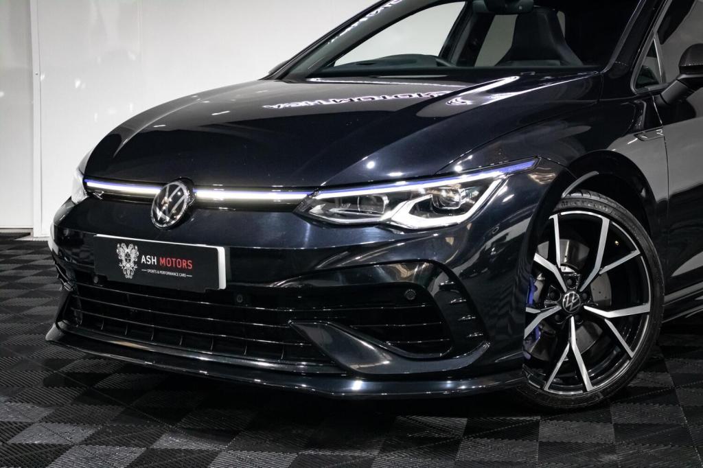 View VOLKSWAGEN GOLF 2.0 TSI R