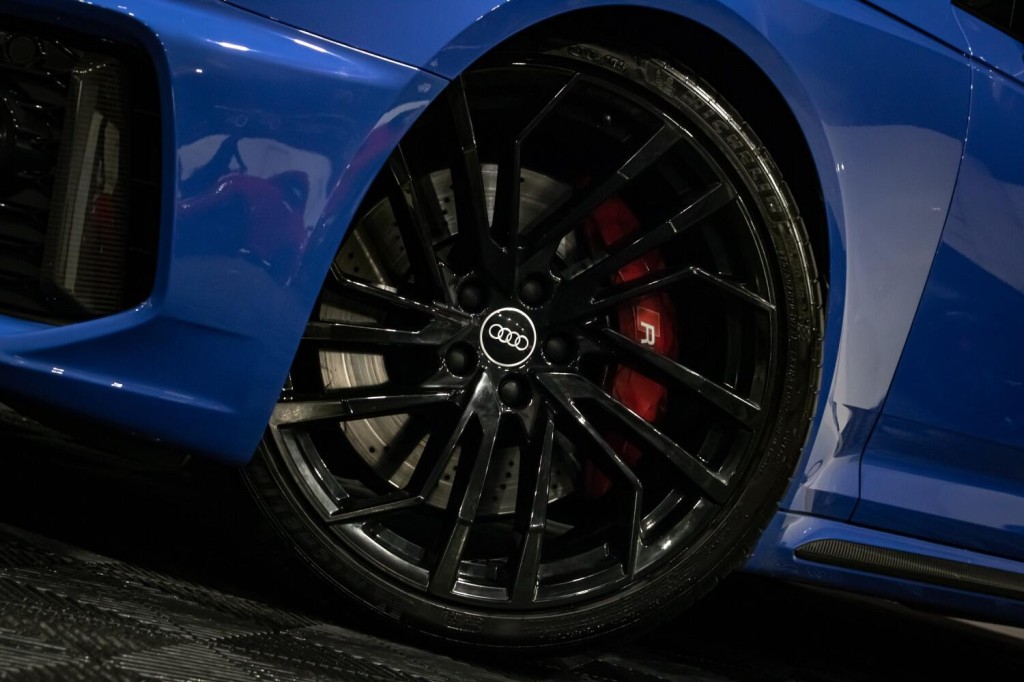View AUDI RS4 2.9 TFSI V6 Carbon Black