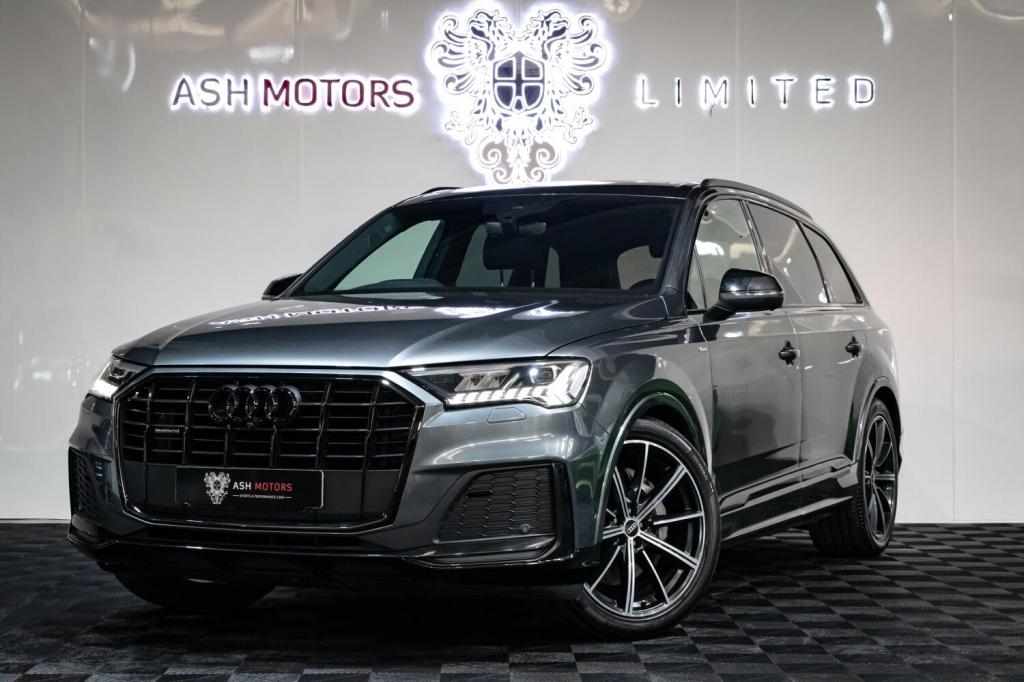 View AUDI Q7 3.0 TDI V6 50 Black Edition