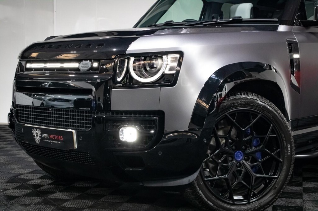 View LAND ROVER DEFENDER 110 3.0 D350 MHEV X-Dynamic HSE