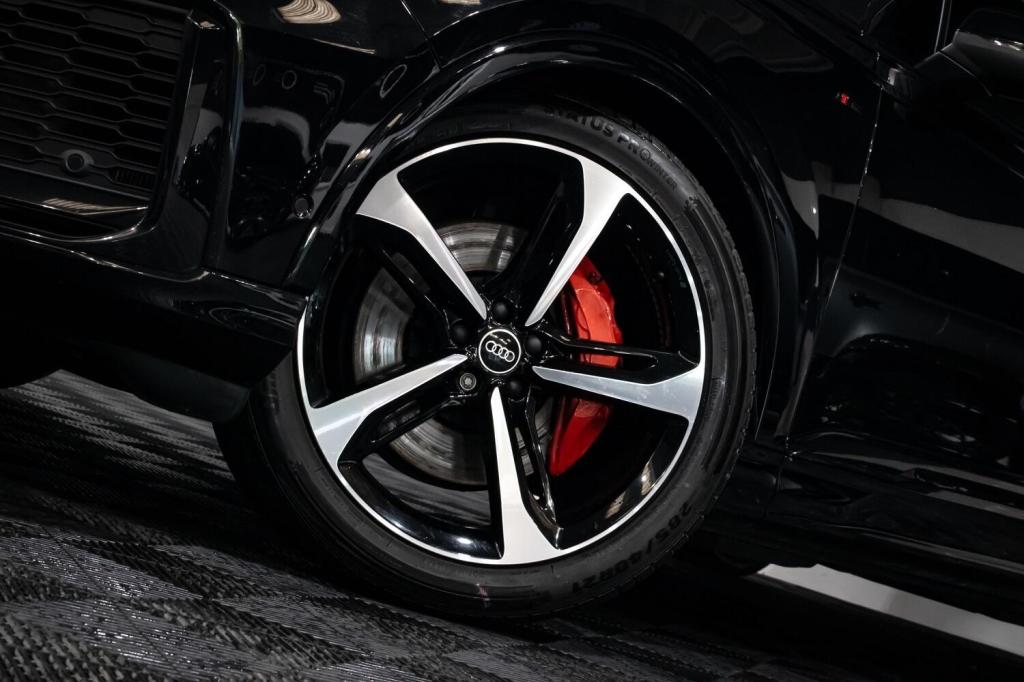 View AUDI Q7 3.0 TDI V6 50 Black Edition