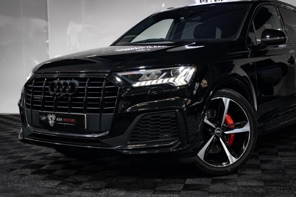 View AUDI Q7 3.0 TDI V6 50 Black Edition