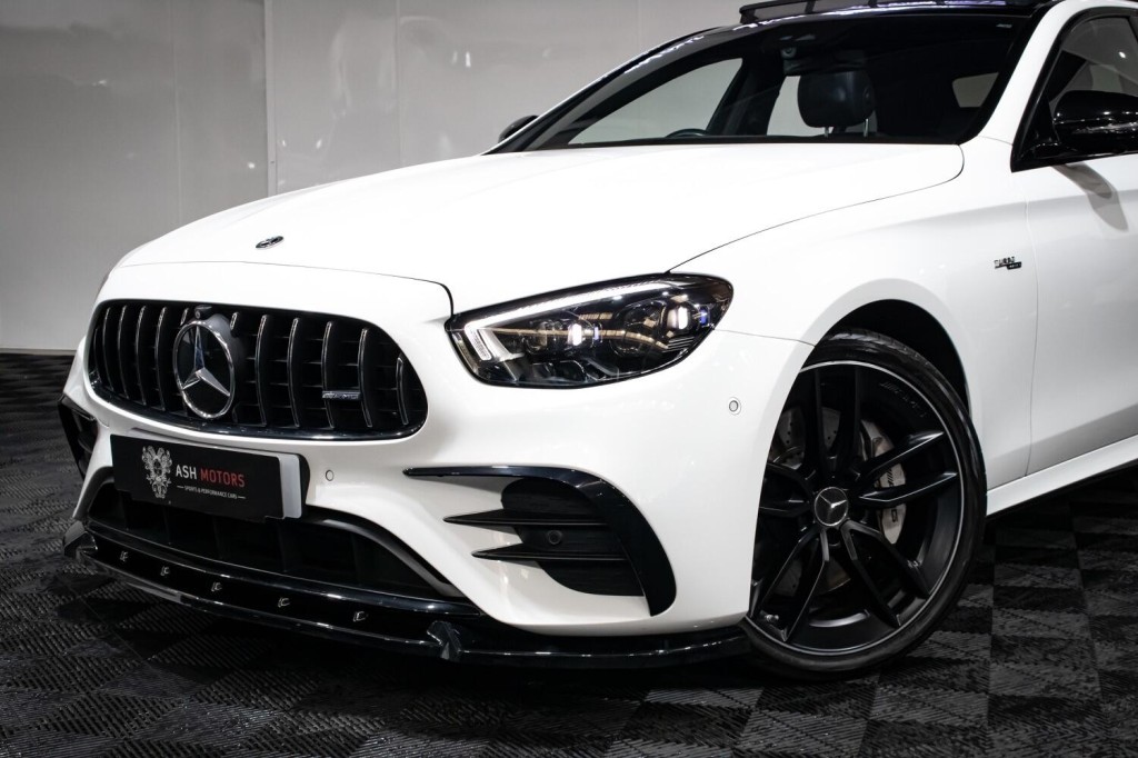 View MERCEDES-BENZ E CLASS 3.0 E53h BiTurbo MHEV AMG Night Edition