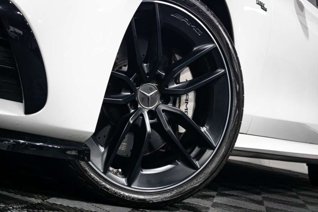 View MERCEDES-BENZ E CLASS 3.0 E53h BiTurbo MHEV AMG Night Edition