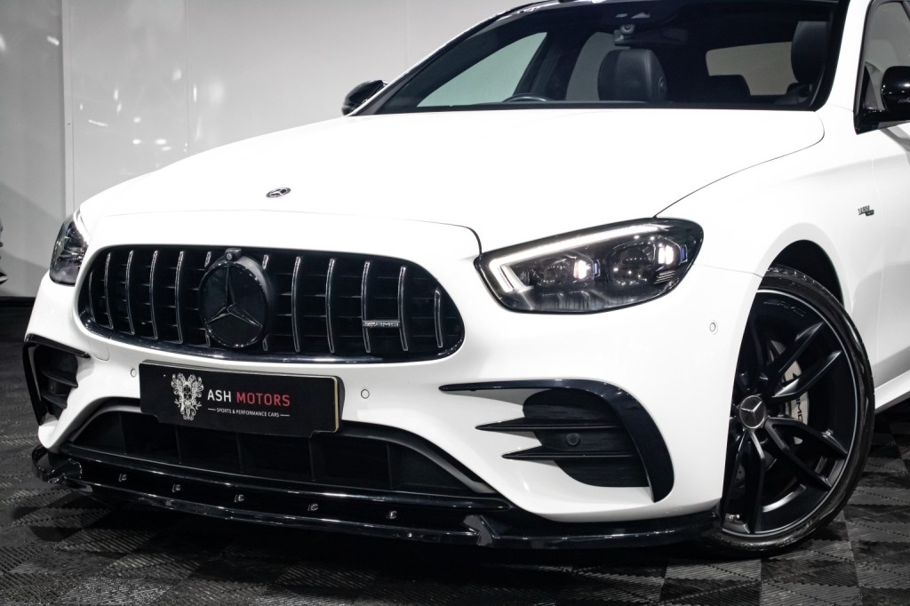 View MERCEDES-BENZ E CLASS 3.0 E53h BiTurbo MHEV AMG Night Edition