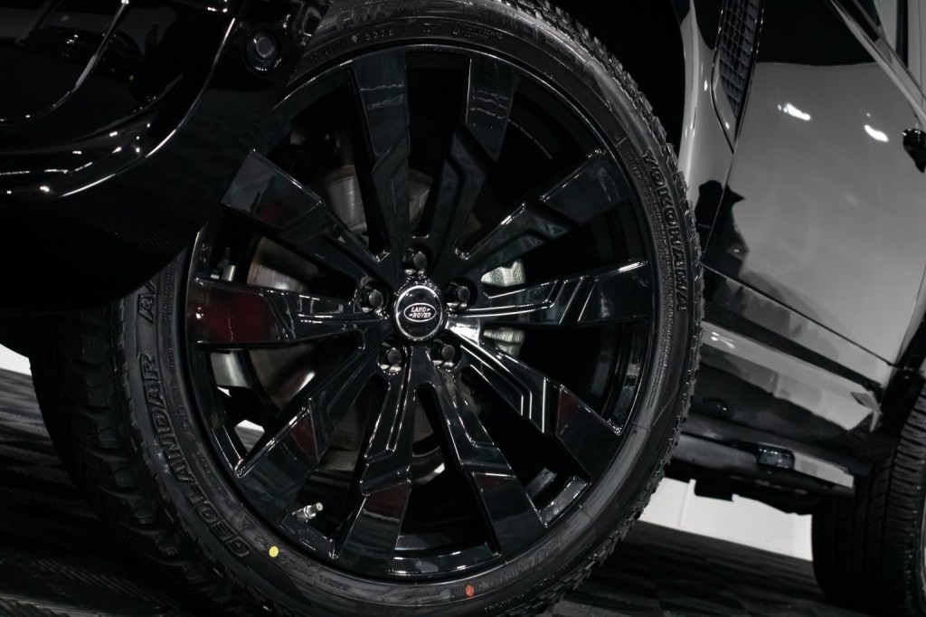 View LAND ROVER DEFENDER 90 3.0 D250 MHEV X-Dynamic SE