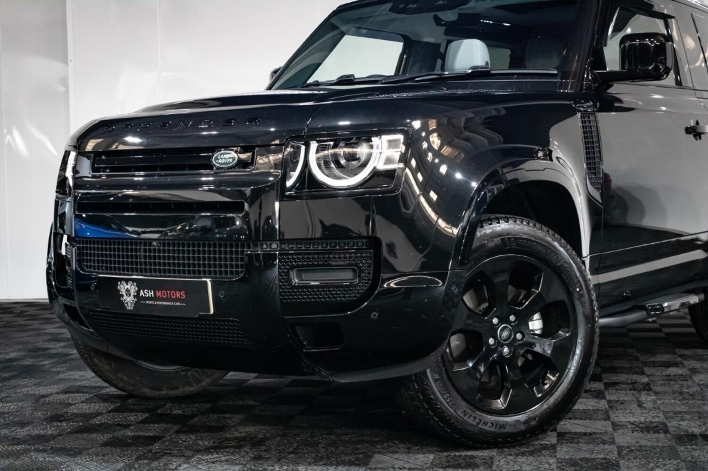 View LAND ROVER DEFENDER 90 3.0 D250 MHEV X-Dynamic SE
