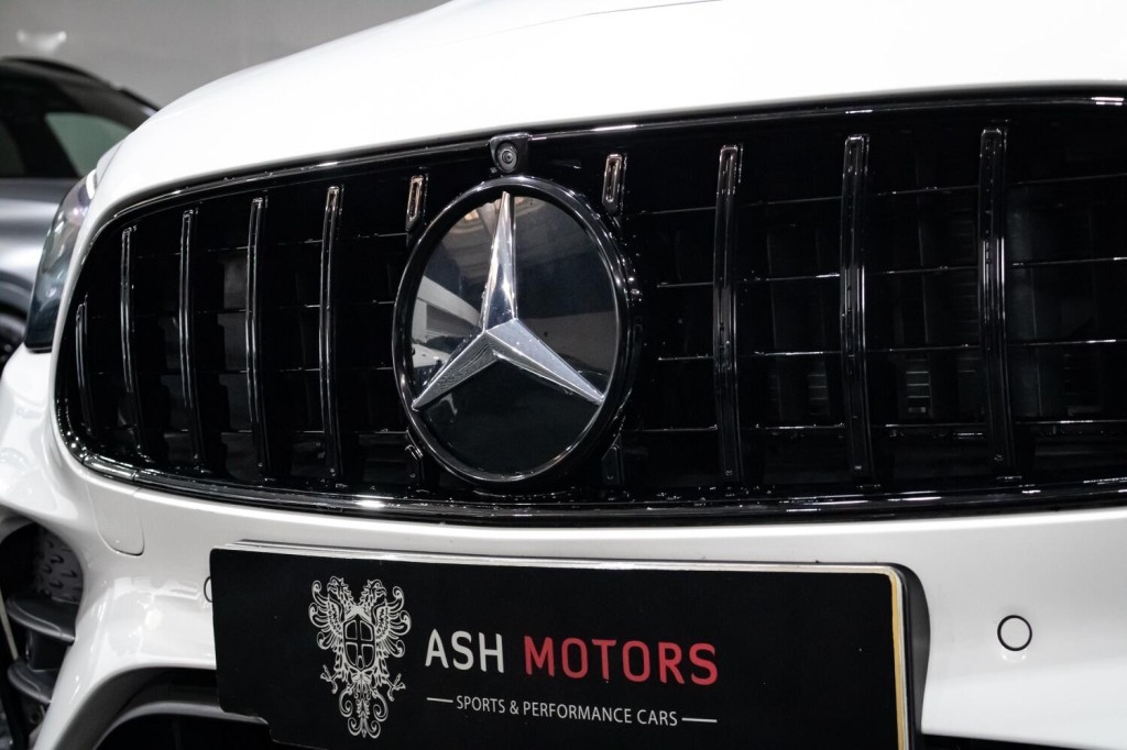 View MERCEDES-BENZ E CLASS 2.9 E400d AMG Line