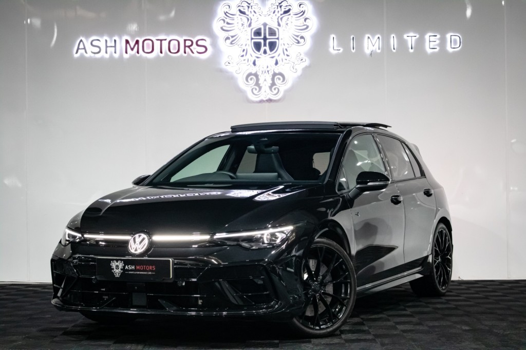 View VOLKSWAGEN GOLF 2.0 TSI R Black Edition