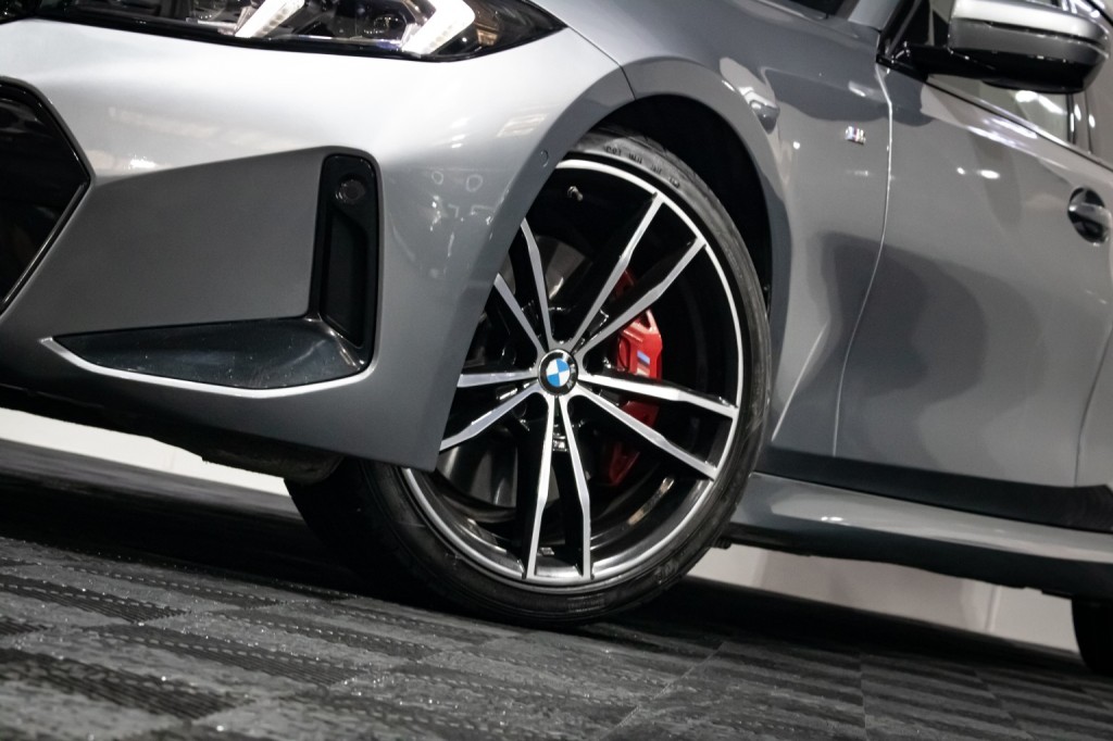 View BMW 3 SERIES 2.0 320d M Sport Saloon