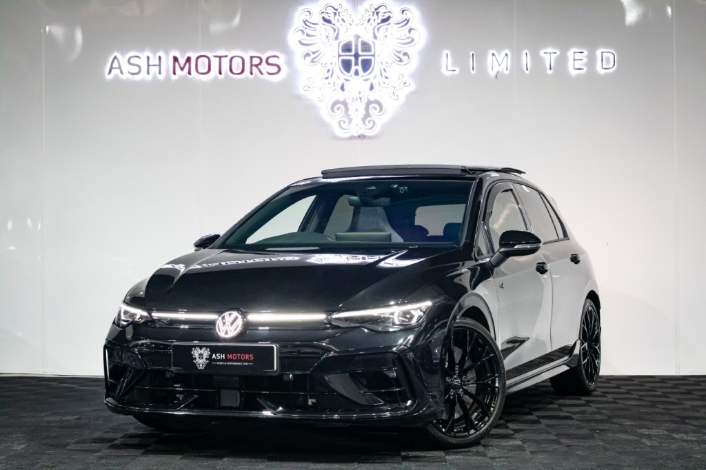 View VOLKSWAGEN GOLF 2.0 TSI R Black Edition