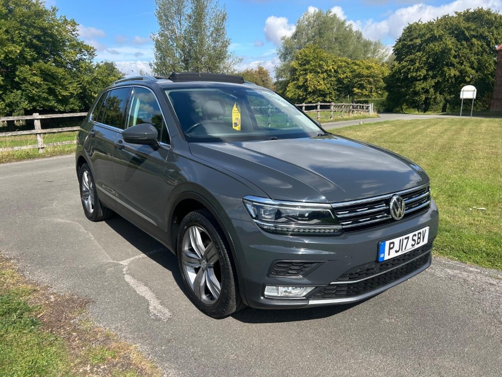 View VOLKSWAGEN TIGUAN 2.0 TDI BlueMotion Tech SEL