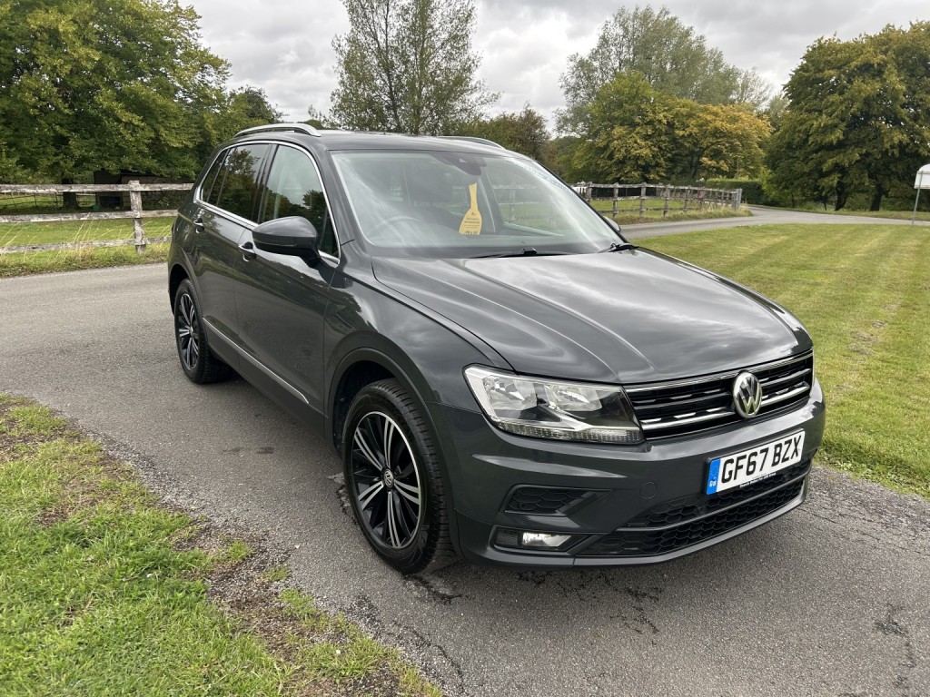 View VOLKSWAGEN TIGUAN 1.4 TSI SE