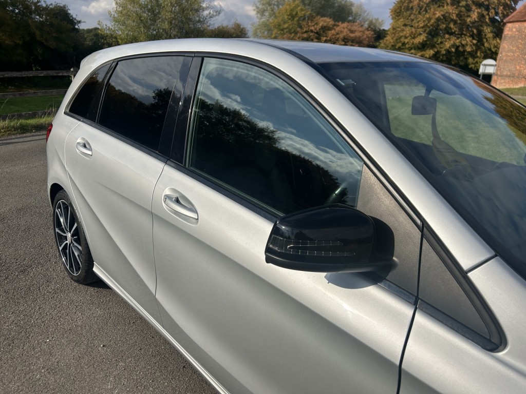 View MERCEDES-BENZ B CLASS 1.5 B180 CDI Sport