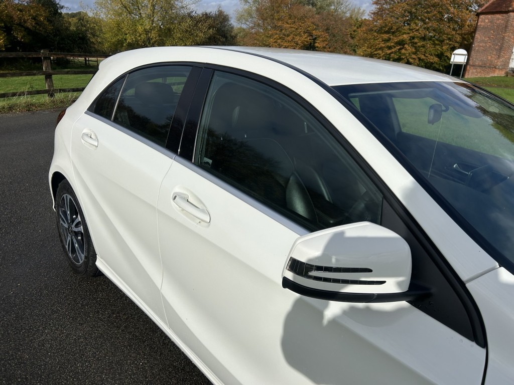 View MERCEDES-BENZ A CLASS 1.6 A160 SE