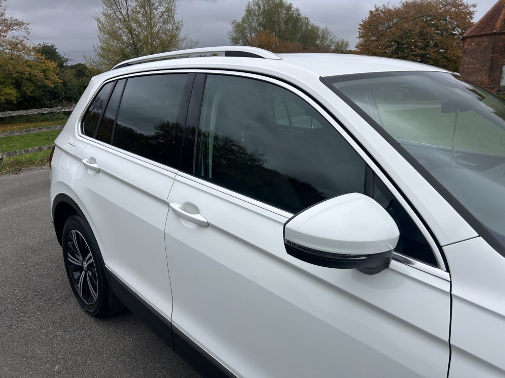 View VOLKSWAGEN TIGUAN 1.4 TSI SE Navigation