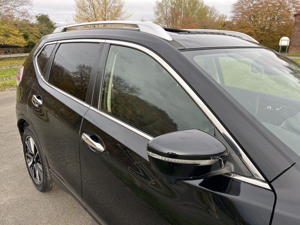 View NISSAN X-TRAIL 1.6 DIG-T n-tec 7 Seater