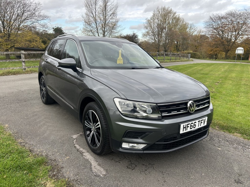 View VOLKSWAGEN TIGUAN 2.0 TDI BlueMotion Tech SE Navigation