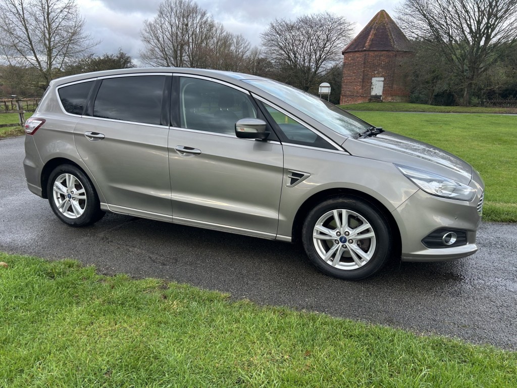 View FORD S-MAX 2.0 TDCi Titanium