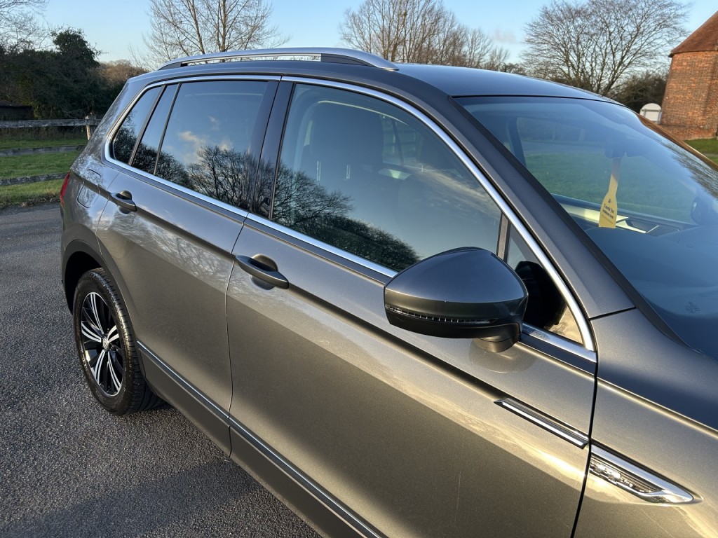 View VOLKSWAGEN TIGUAN 1.4 TSI SE Navigation