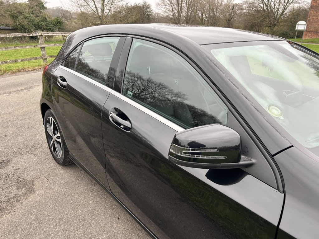 View MERCEDES-BENZ A CLASS 1.6 A180 SE