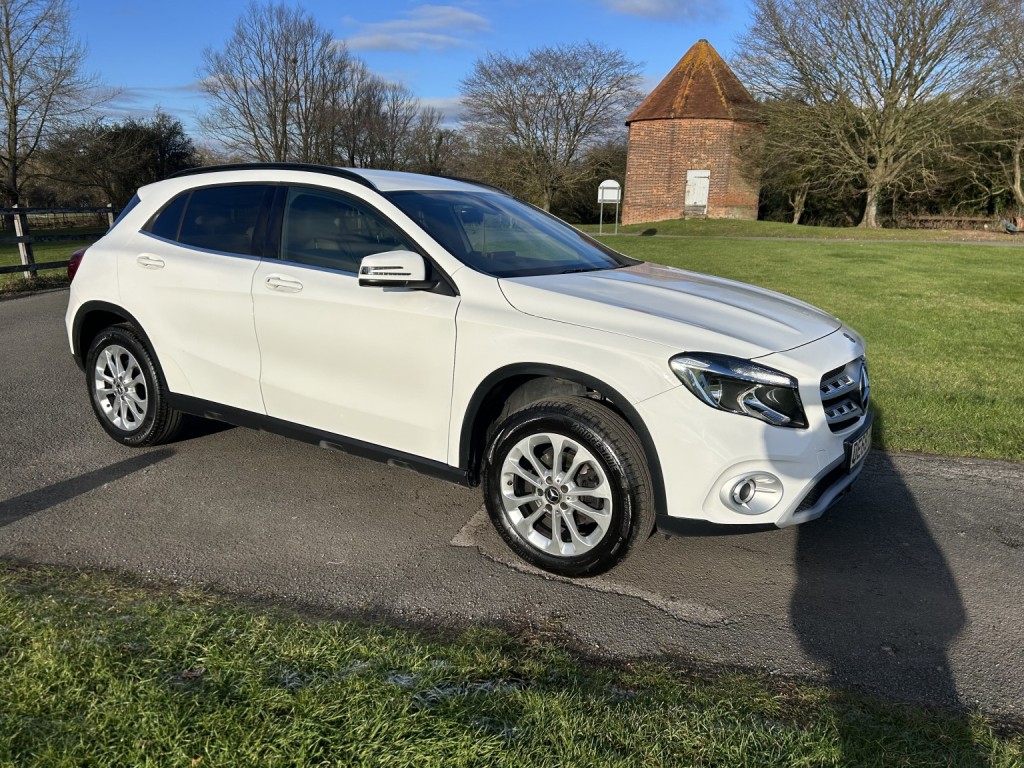 View MERCEDES-BENZ GLA 1.6 GLA200 SE