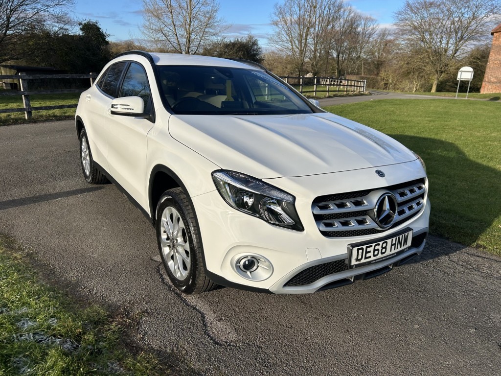 View MERCEDES-BENZ GLA 1.6 GLA200 SE