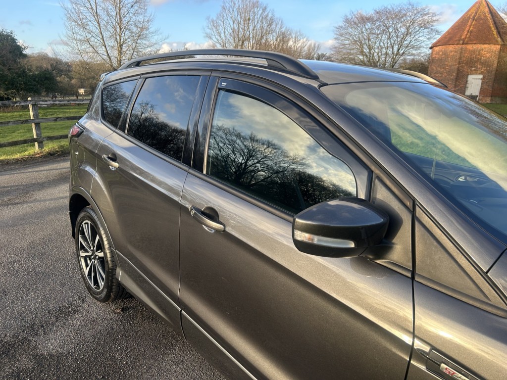 View FORD KUGA 2.0 TDCi EcoBlue ST-Line