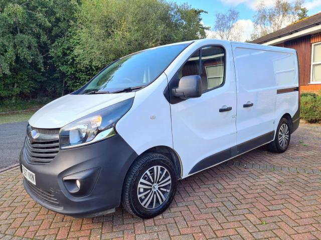 VAUXHALL VIVARO