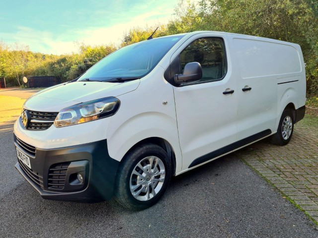 VAUXHALL VIVARO