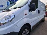 VAUXHALL VIVARO