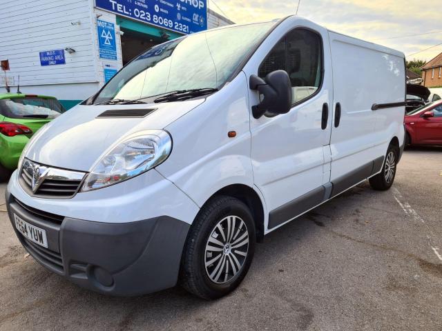 VAUXHALL VIVARO
