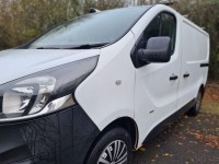 VAUXHALL VIVARO