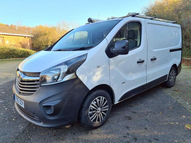 VAUXHALL VIVARO