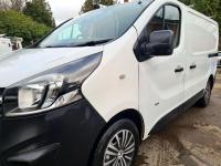 VAUXHALL VIVARO