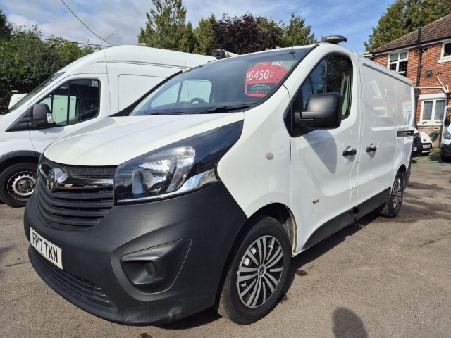 VAUXHALL VIVARO