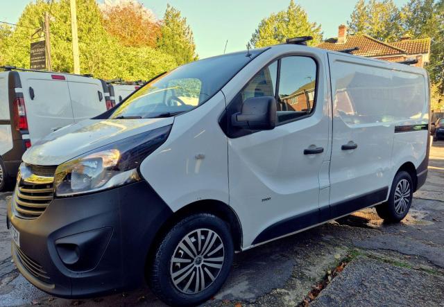 VAUXHALL VIVARO