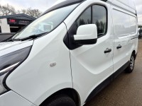NISSAN NV300