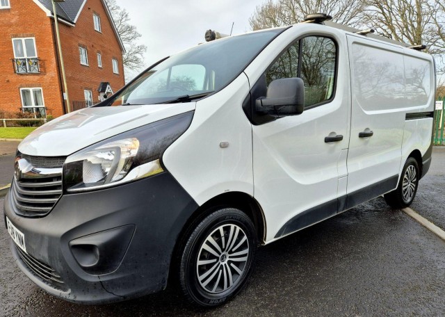 VAUXHALL VIVARO