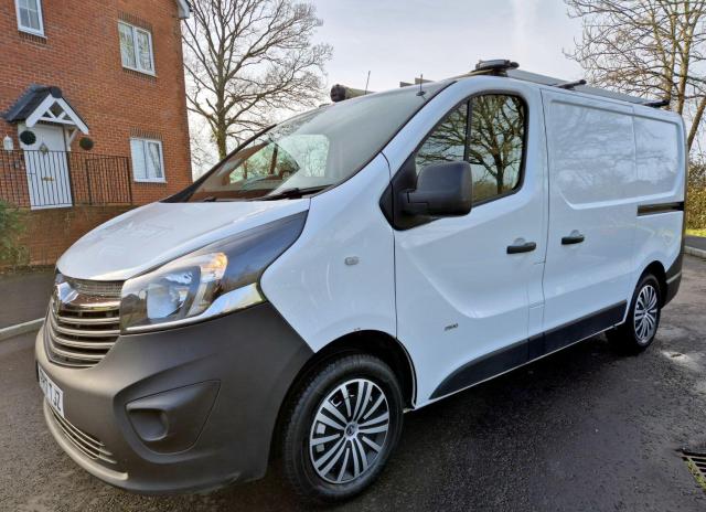 VAUXHALL VIVARO