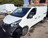 VAUXHALL VIVARO