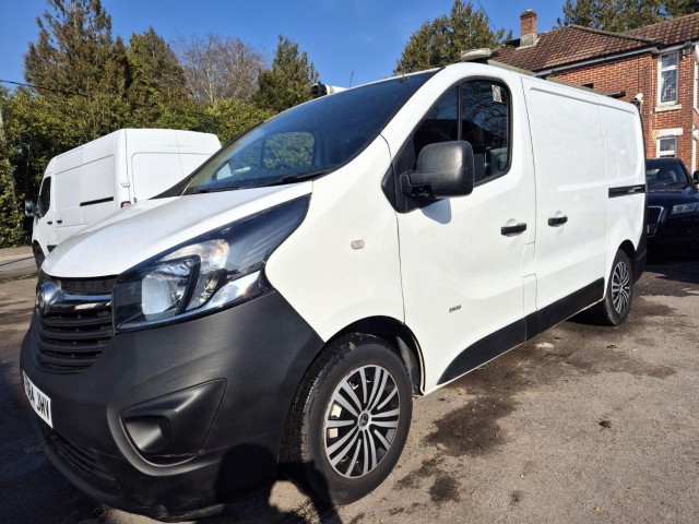 VAUXHALL VIVARO