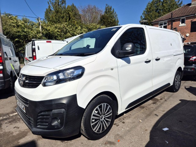 VAUXHALL VIVARO