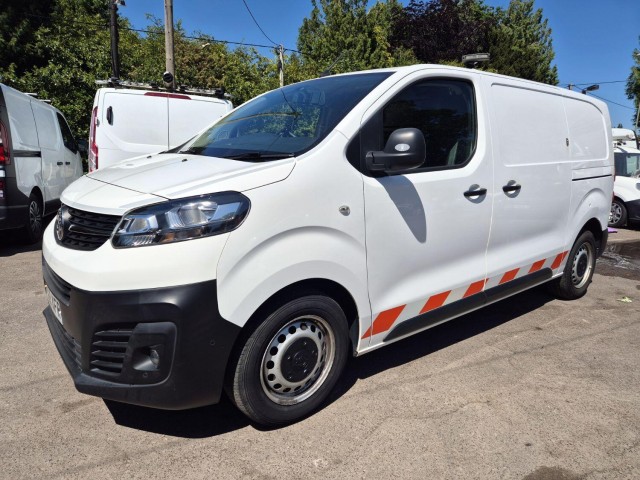 VAUXHALL VIVARO