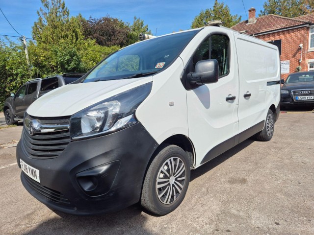 VAUXHALL VIVARO